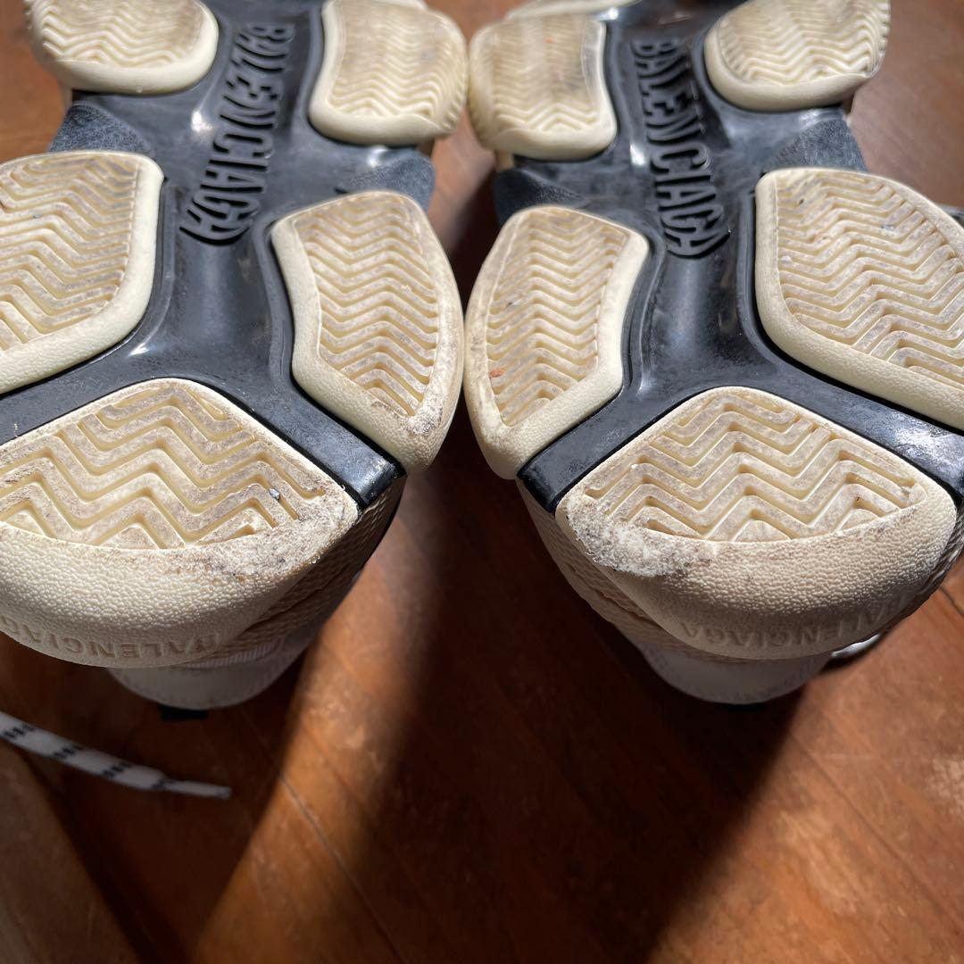 バレンシアガ　トリプルS バニラ42サイズ　27〜27.5㎝相当