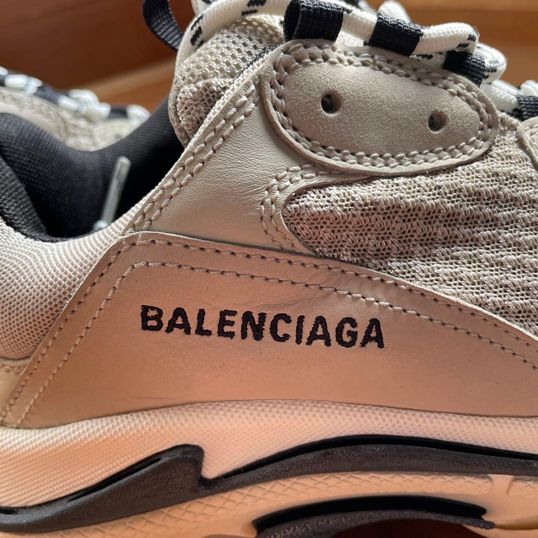 バレンシアガ　トリプルS バニラ42サイズ　27〜27.5㎝相当