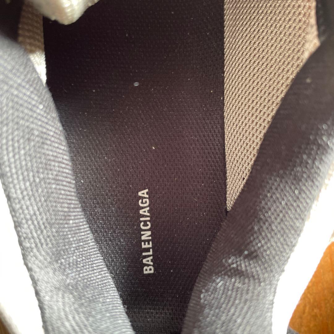 バレンシアガ　トリプルS バニラ42サイズ　27〜27.5㎝相当