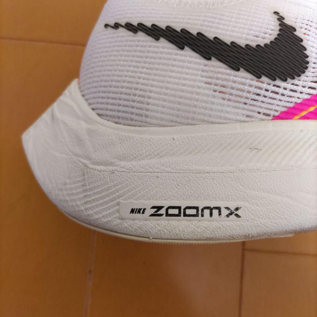 imuk☆ナイキ　ズームエックス ヴェイパーフライネクスト％　２５cm