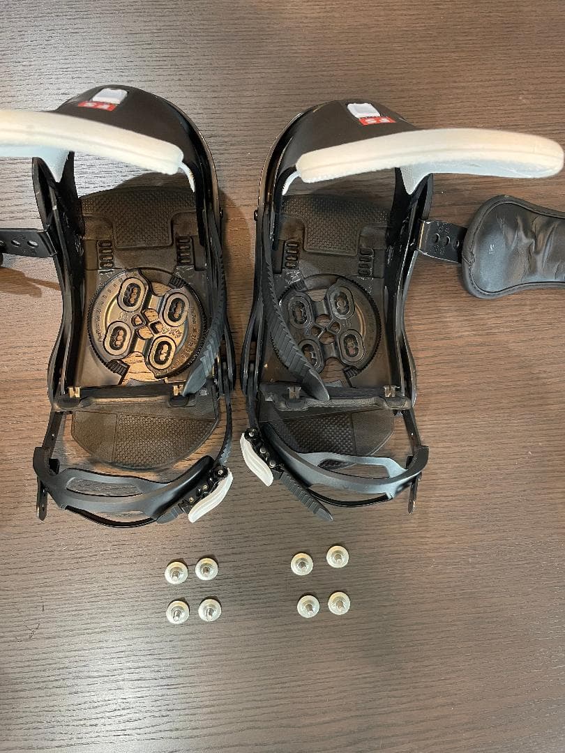 バートン　フリースタイル　ビンディング ブラック/ホワイト　Mサイズ