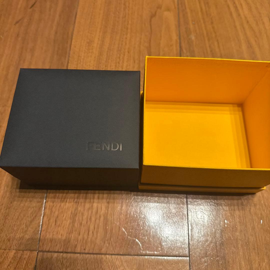 FENDI スクエアウォッチ 青 レザー