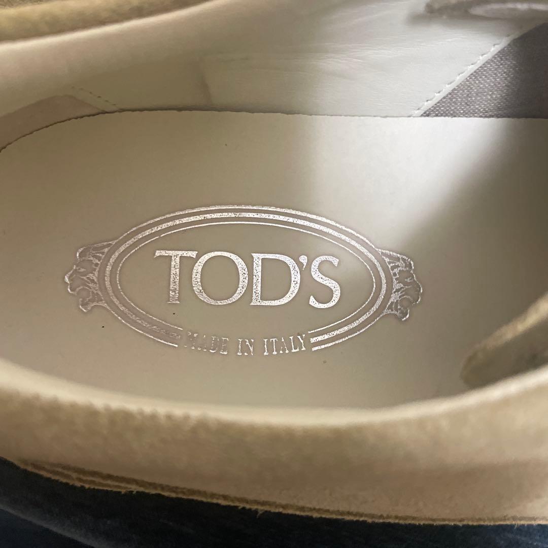 TODS スウェードスニーカー