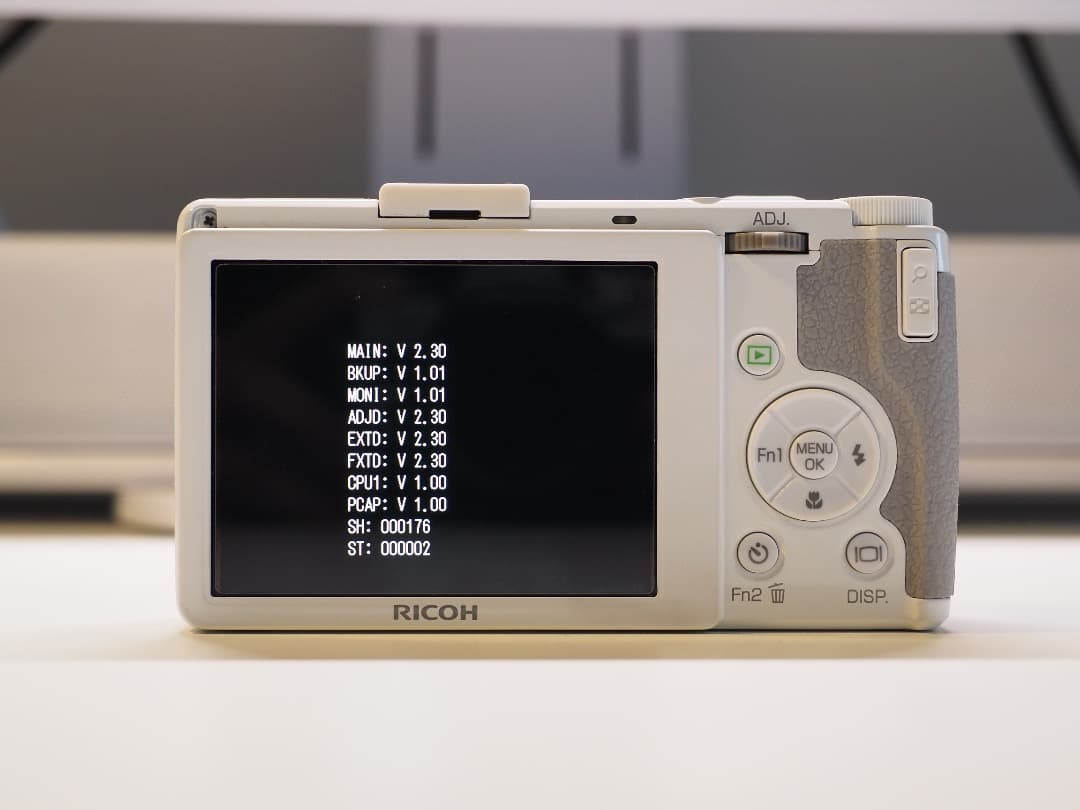 【美品】GR DIGITAL IV ホワイトエディション(SH176回)