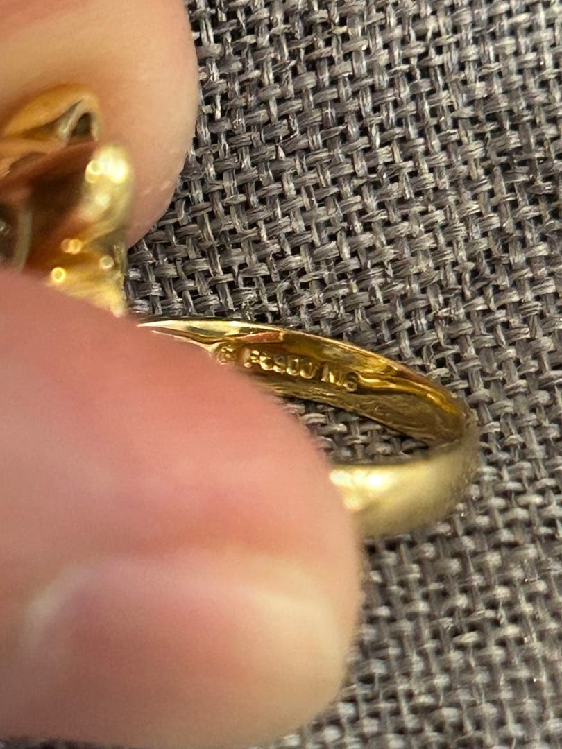 金 プラチナ コンビバタフライダイヤモンドリング