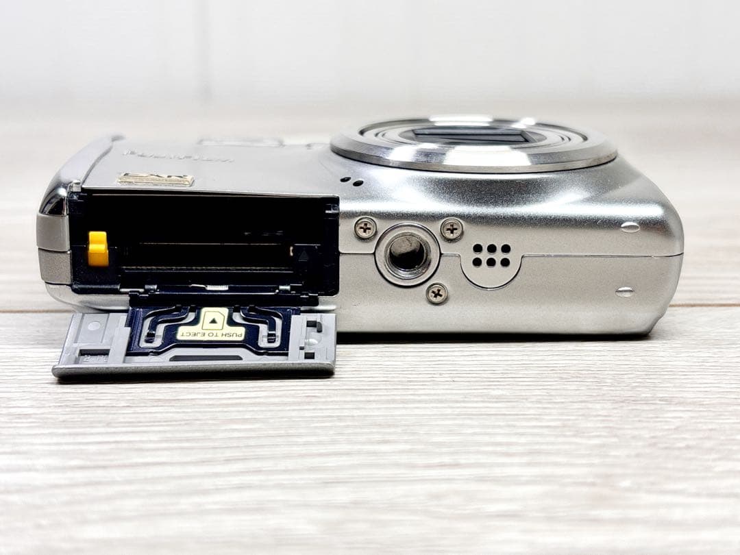 デジタルカメラ FUJIFILM FinePix F70 EXR