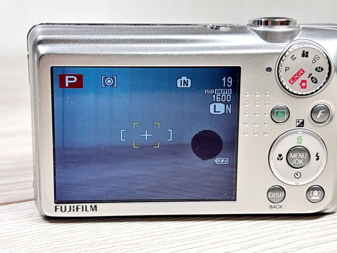 デジタルカメラ FUJIFILM FinePix F70 EXR