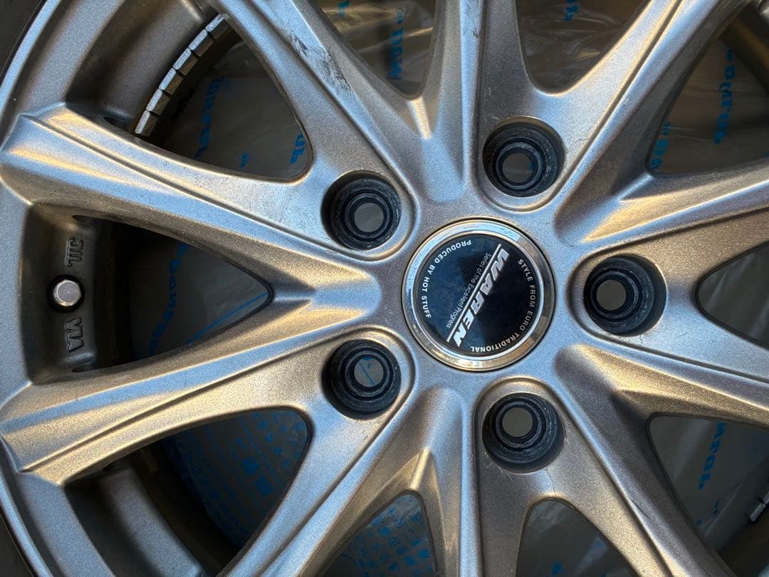 美品！送料込　スタッドレスタイヤ　ホイール付き　15インチ　2023年製　セレナ