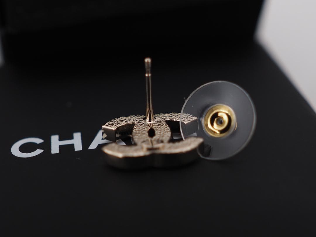 セール　2024年 新品同様 CHANEL シャネル パール×ストラス ピアス