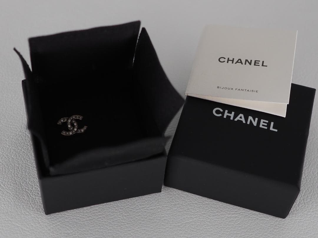 セール　2024年 新品同様 CHANEL シャネル パール×ストラス ピアス