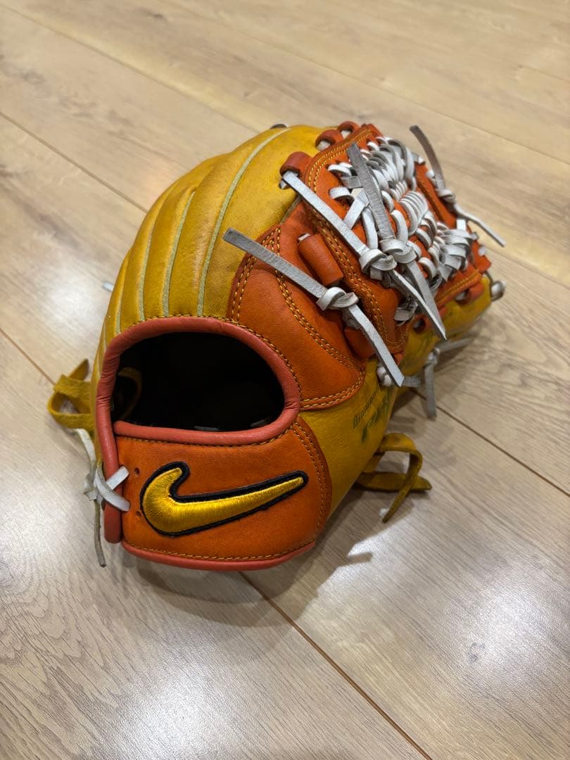 イ*匹様 NIKE一般内野手グローブ！廃盤品！限定モデル！