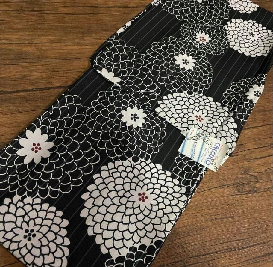 ◆ノー皺加工最高級カルキュロ◆黒狢菊古典浴衣◆しわにならない浴衣