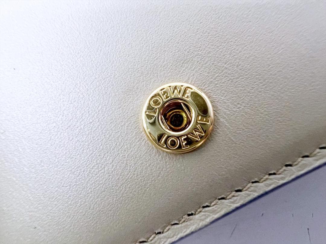 美品　LOEWE　ロエベ　アナグラム　レザー　カードホルダー　名刺入れ