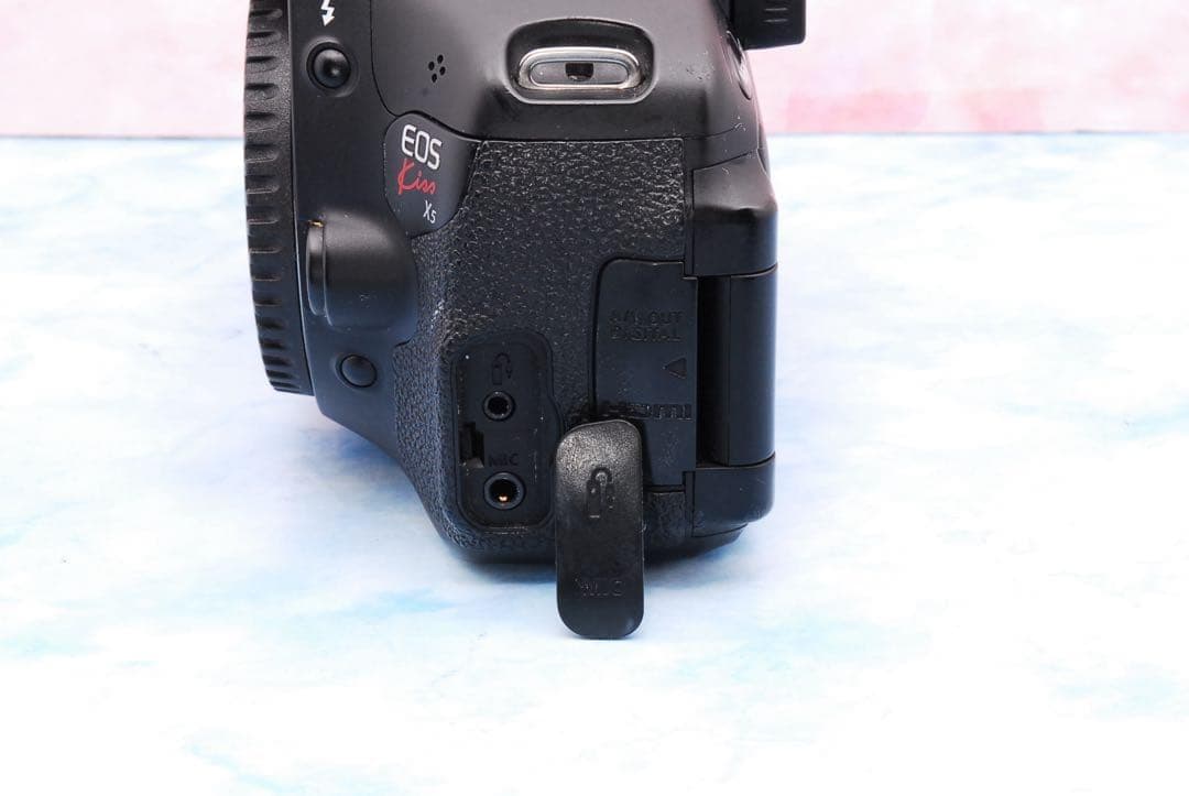 キャノン Kiss X5☆一眼レフカメラ☆初心者向け☆簡単操作☆バッグ付