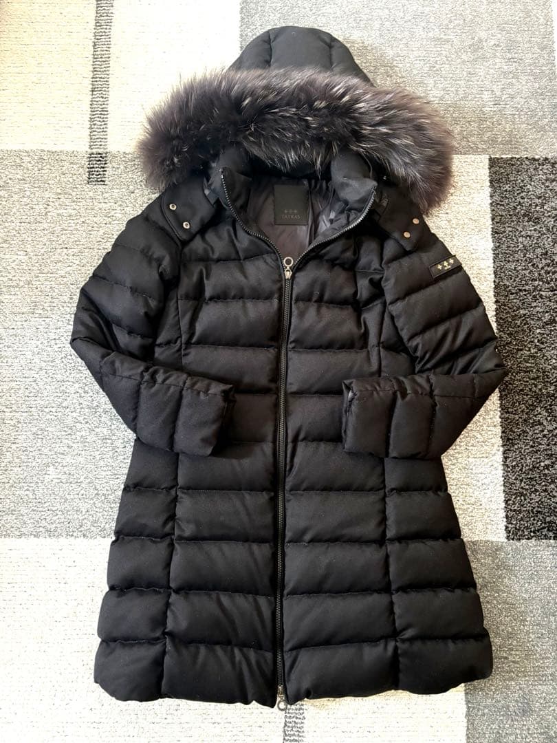 美品☆TATRAS LAVIANA ダウン　ブラック　03