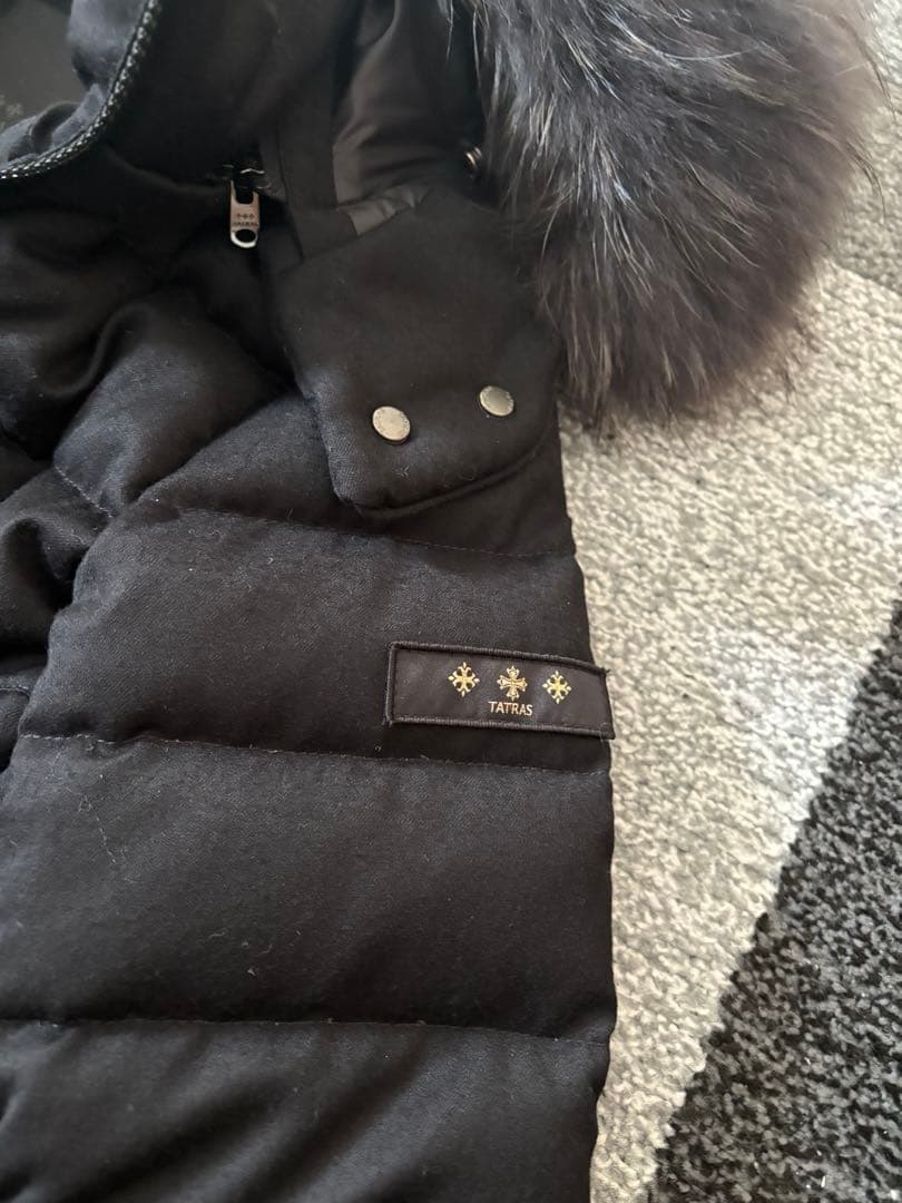 美品☆TATRAS LAVIANA ダウン　ブラック　03