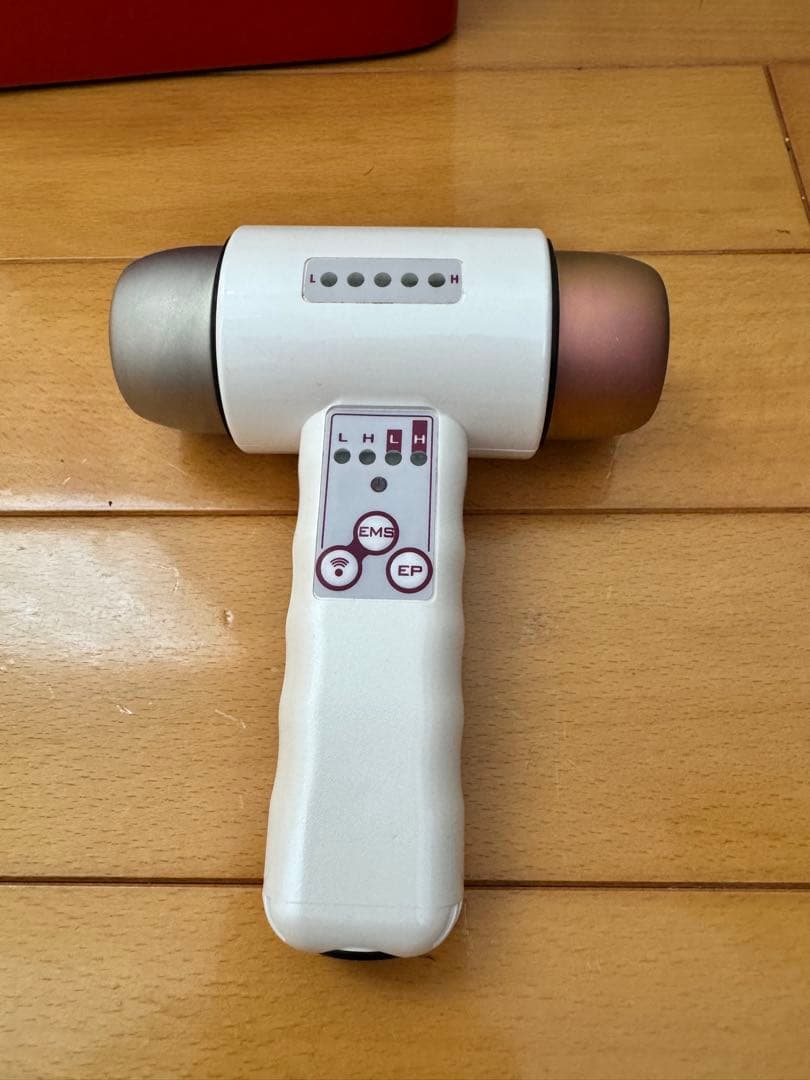 サ*ー様 T-MAGIC 美顔器 EMS機能付き