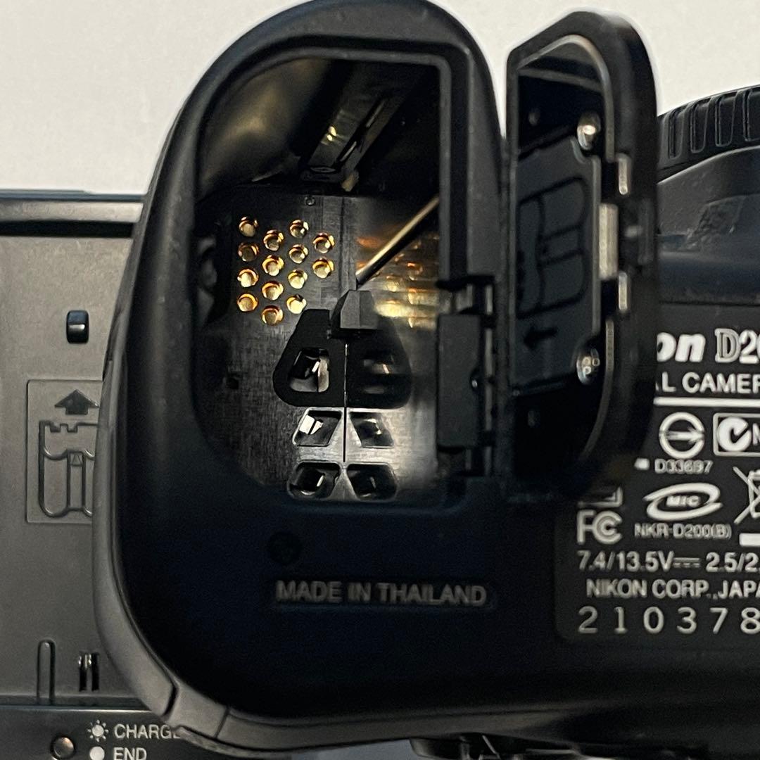 Nikon D200 ｜ショット数7,954枚｜動作確認済｜充電器・バッテリー付