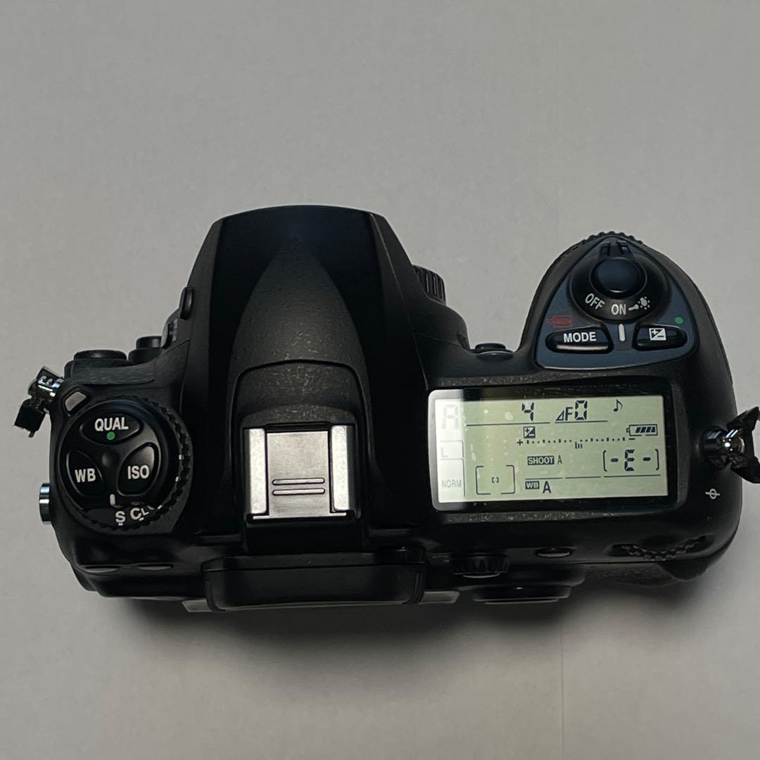 Nikon D200 ｜ショット数7,954枚｜動作確認済｜充電器・バッテリー付