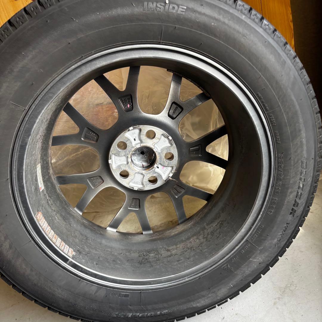 BRIDGESTONE BLIZZAK 225/60R18 レフィナーダ