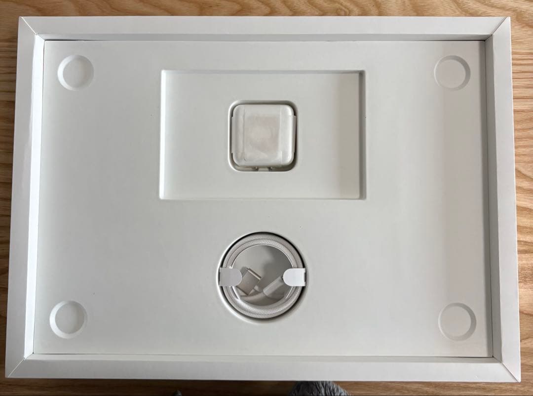 【美品】- Apple MacBook Air M2 15インチ　スペースグレー