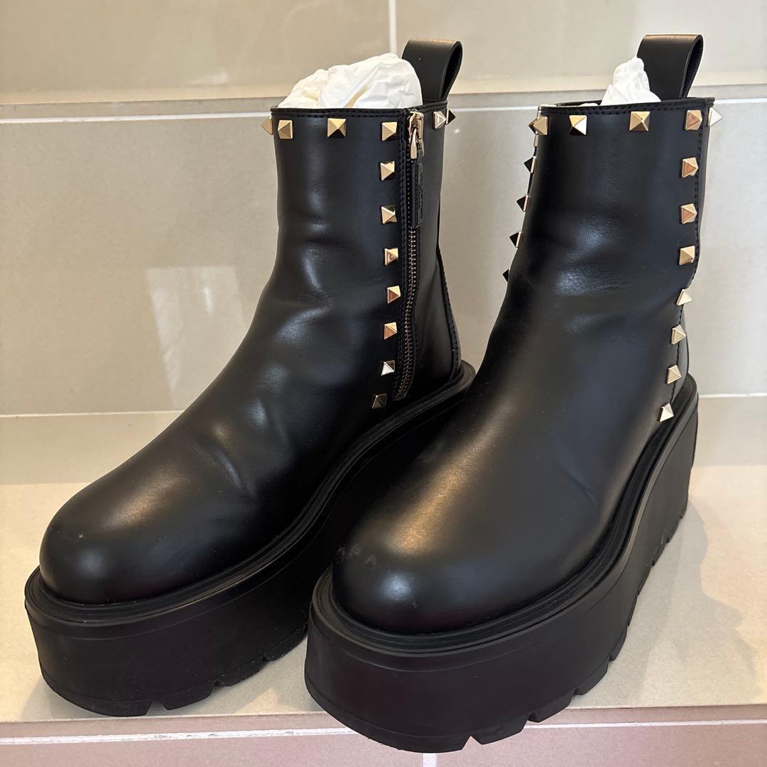 Valentino ユニークフォーム カーフスキンアンクルブーツ スタッズ37