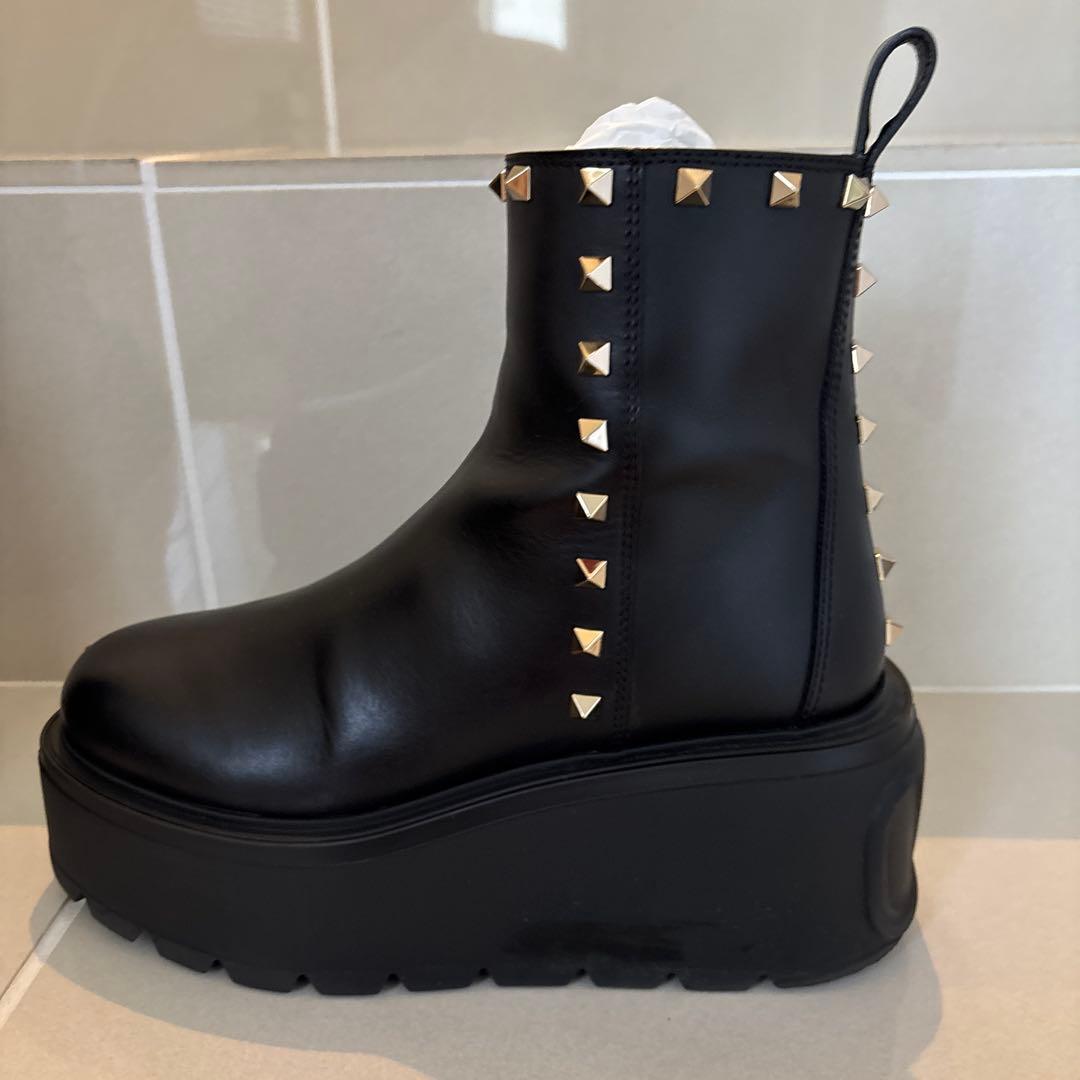 Valentino ユニークフォーム カーフスキンアンクルブーツ スタッズ37