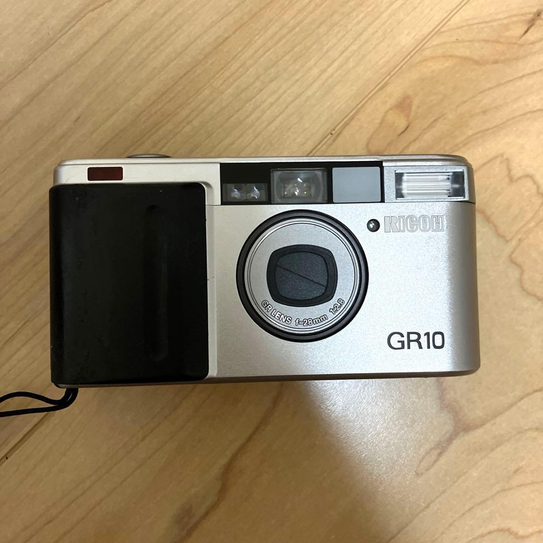 専用　RICOH GR10 コンパクトフィルムカメラ シルバー
