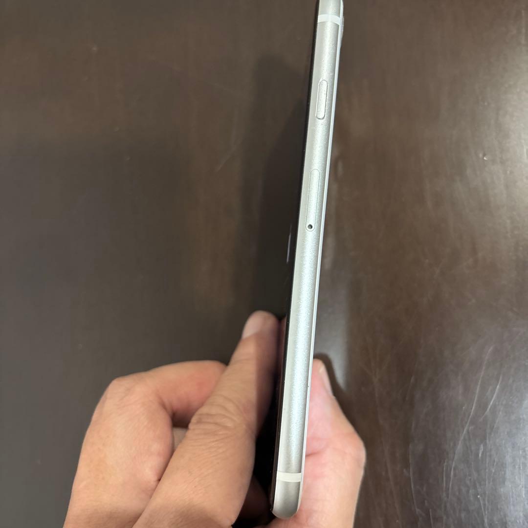 【美品】Apple iPhone SE (第2世代)