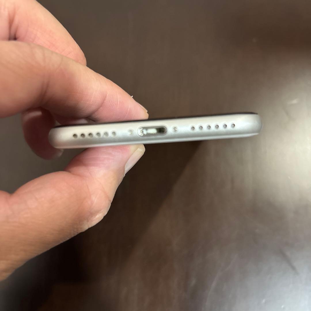 【美品】Apple iPhone SE (第2世代)