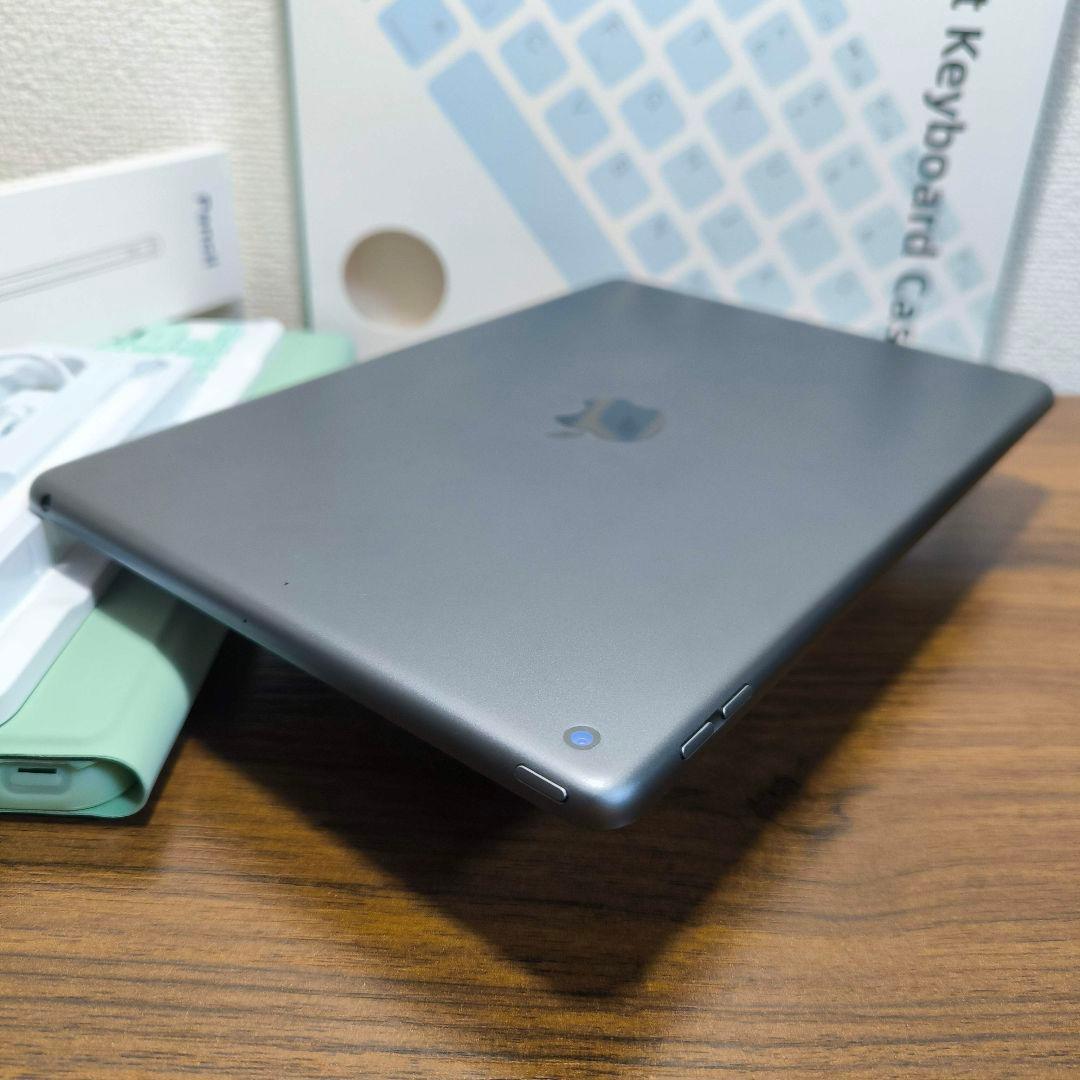 iPad 第9世代 256GB、タッチペン、キーボードとケースセット