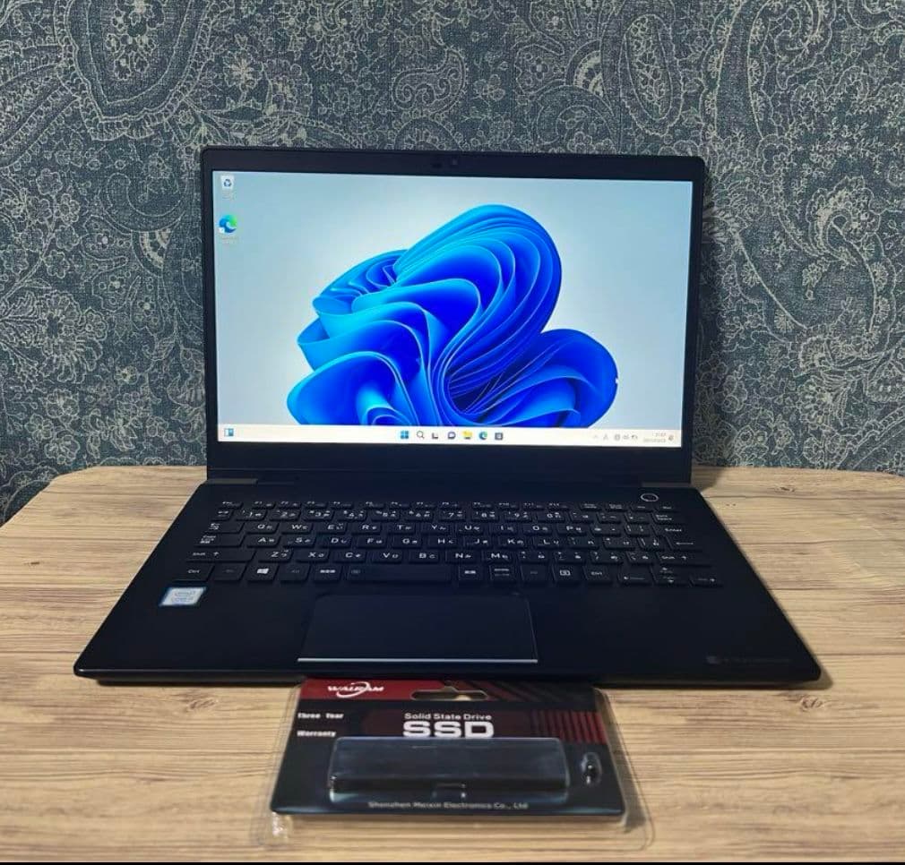 フルHD神速軽い東芝 G83 第8世代i5メモリ16GB SSD512GB