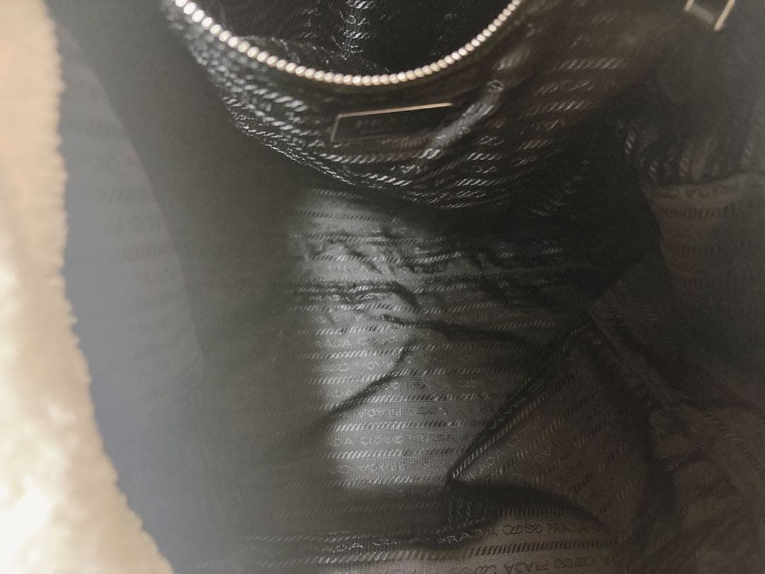 PRADA ホワイトファートートバッグ