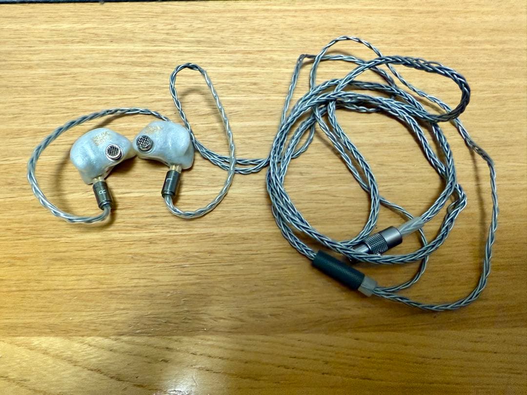 イヤホン qdc WHITE TIGER