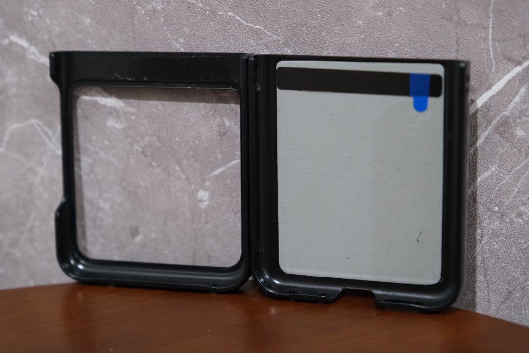 【おまけ付き】Motorola razr50 SIMフリー版