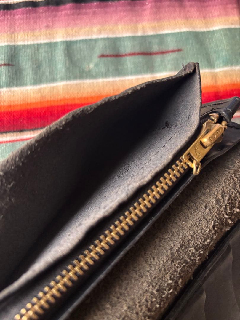 HTCミディアムウォレット財布 レアブラックサファイアネイティブレザー財布黒