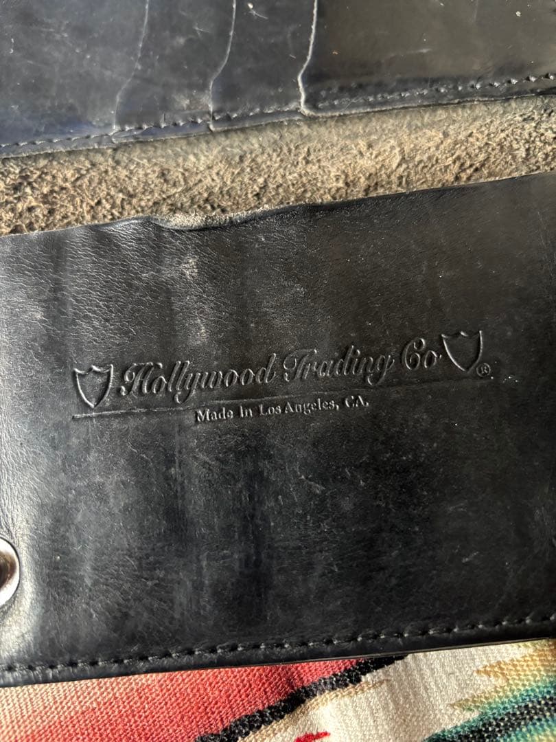 HTCミディアムウォレット財布 レアブラックサファイアネイティブレザー財布黒