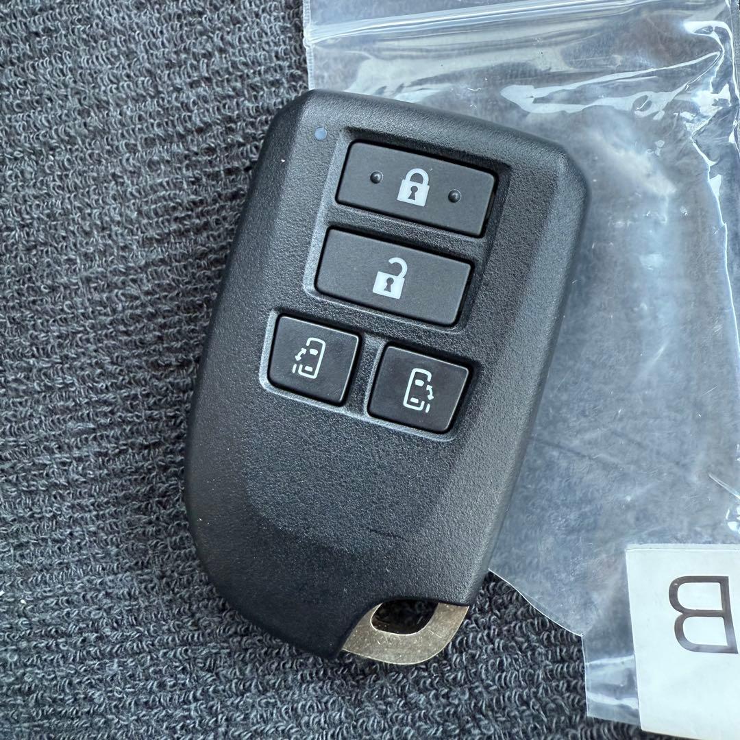 TOYOTA ハイエース スマートキー 極美品