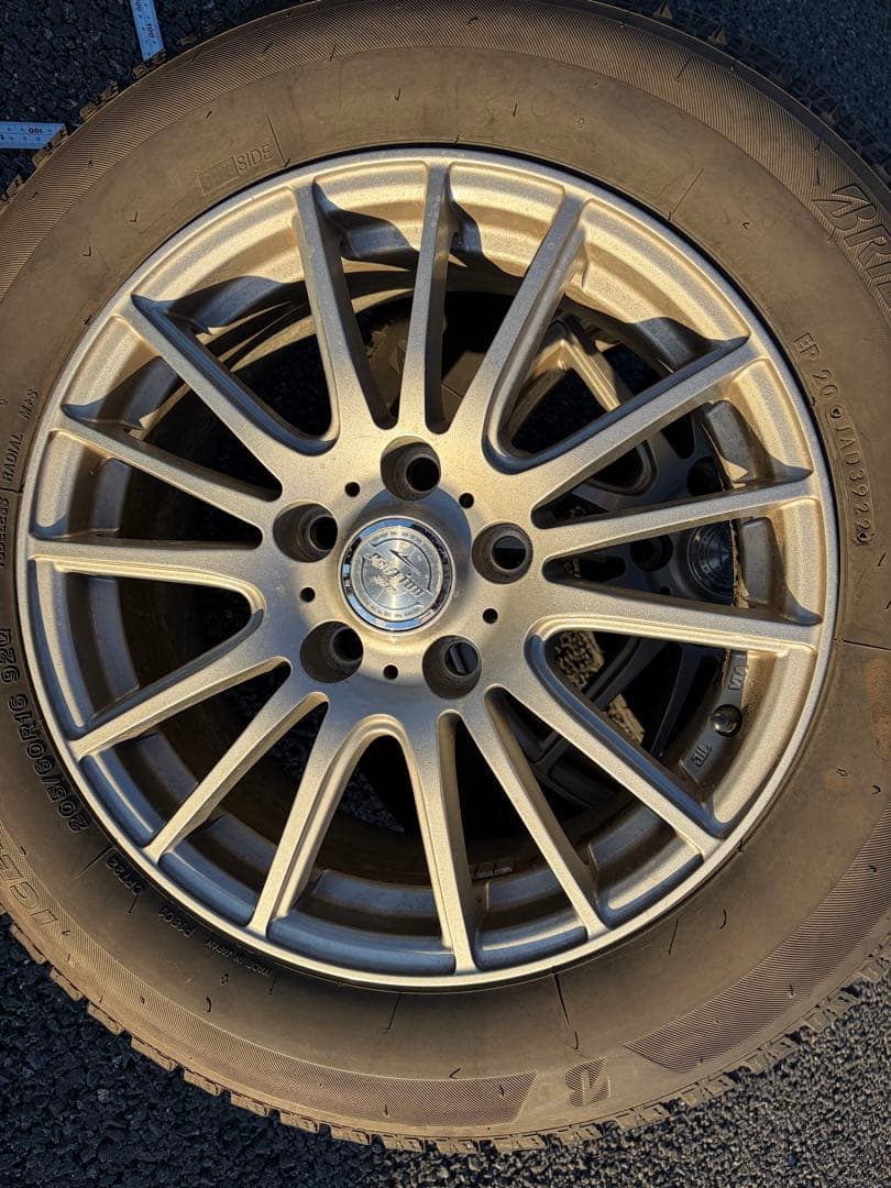16インチ 205/60/R16 スタッドレスタイヤホイールセット