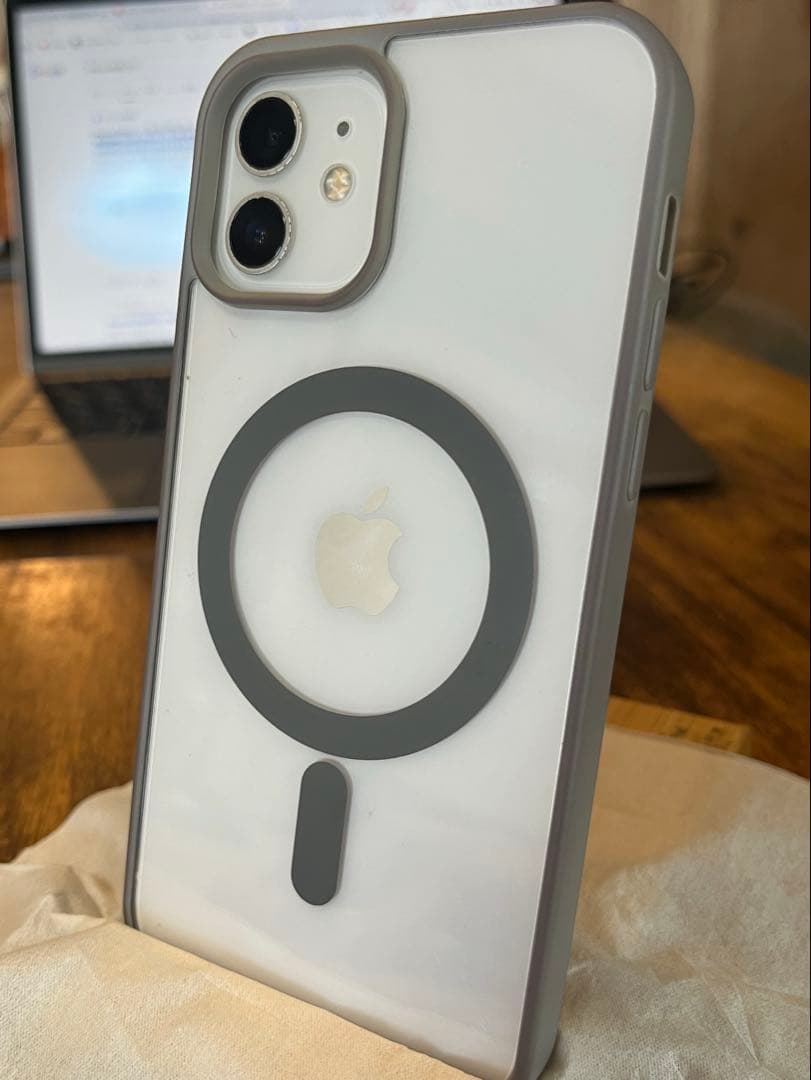 中古品　iPhone12 64G ホワイト　美品