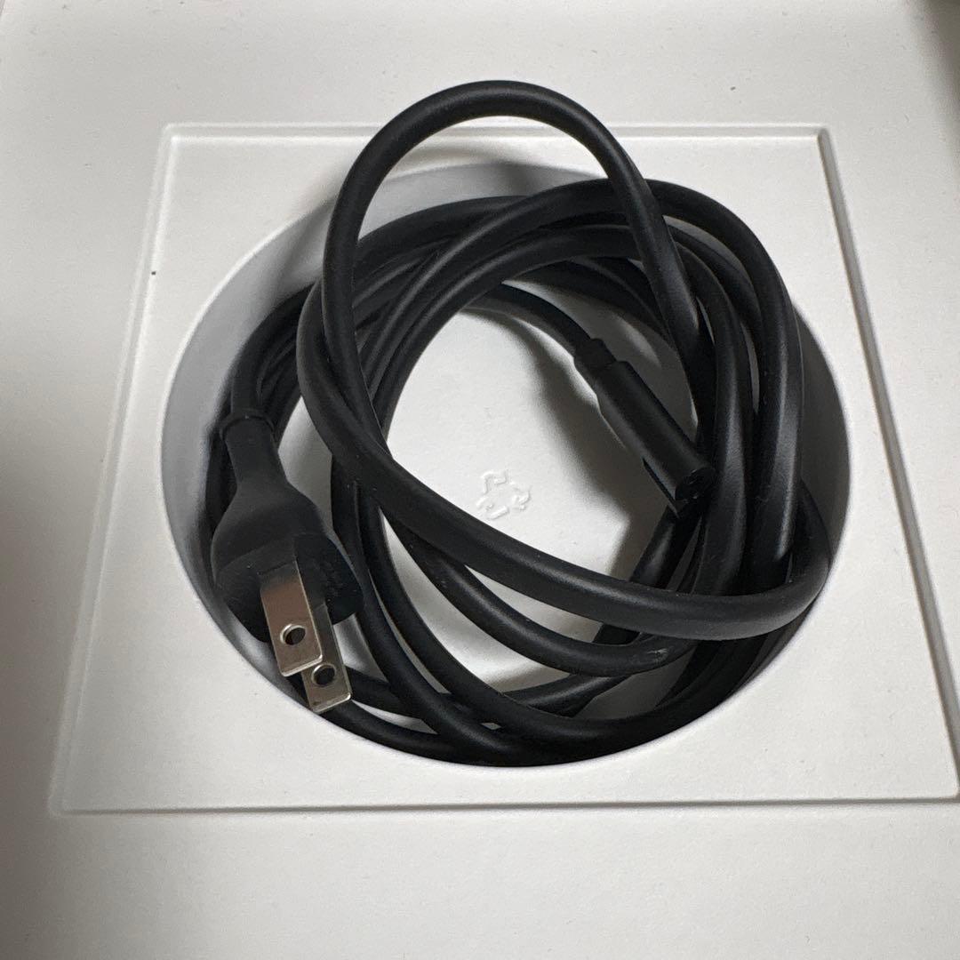 【美品！】Mac mini (M2, 8GB, 256GB SSD)