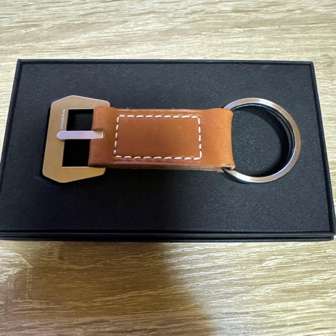 PANERAI レザーキーリング パネライ　キーホルダー　美品　本革　ノベルティ