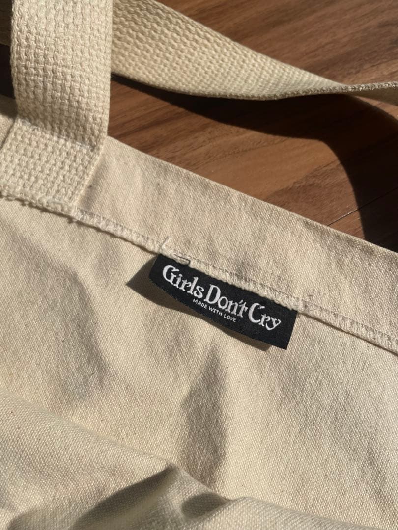 girls don't cry トートバッグ