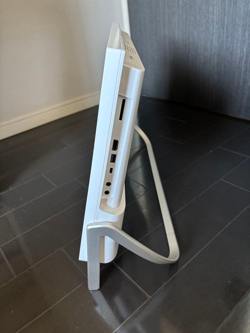 富士通　FMV ESPRIMO FMVF70B3W