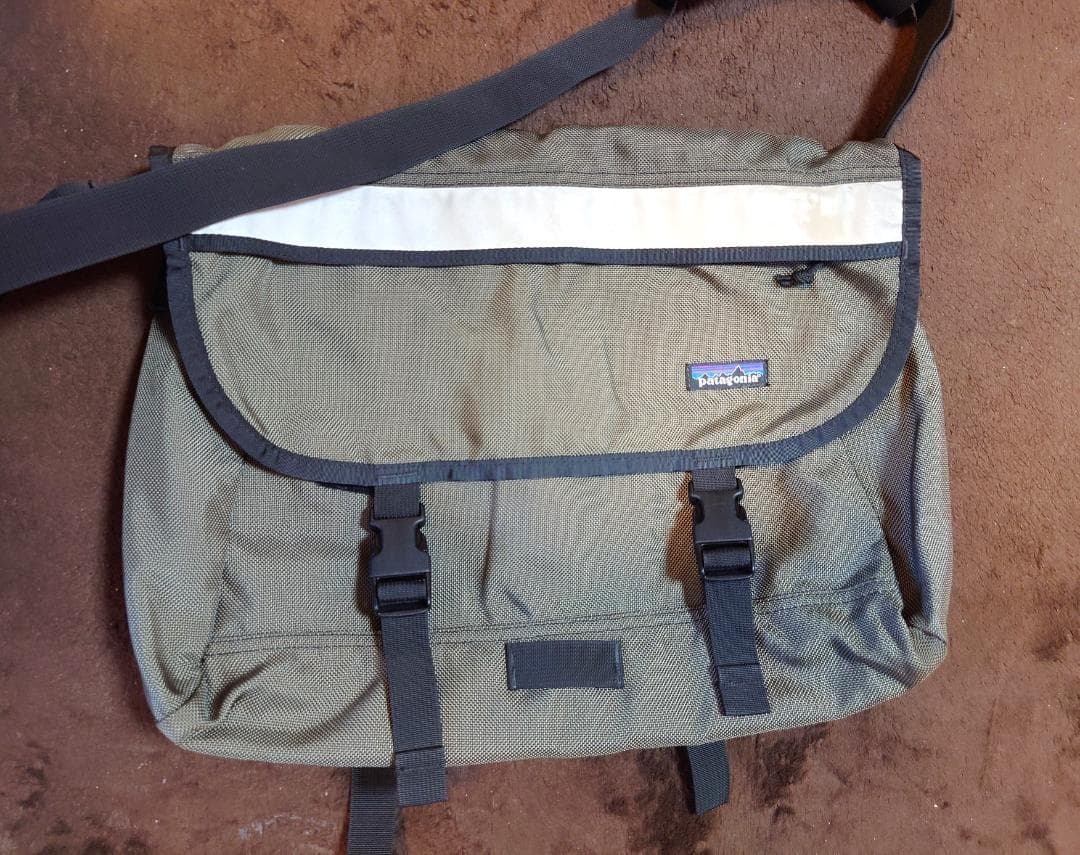 パタゴニア patagonia メッセンジャーバッグ ハーフマスバッグ USA