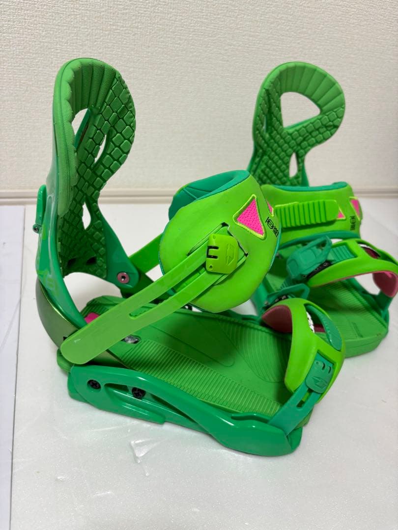 美品　DRAKE バインディング　JADE Sサイズ　スノーボード