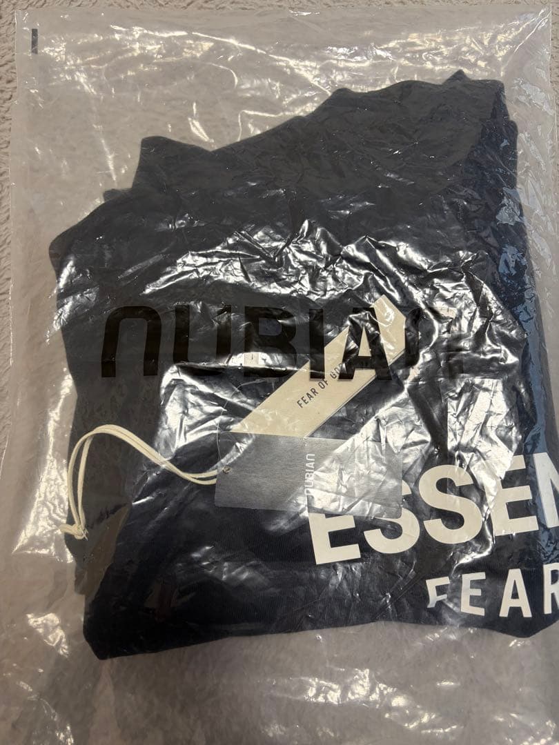 トップス ESSENTIALS CLASSIC FIT FLEECE CREWNECK