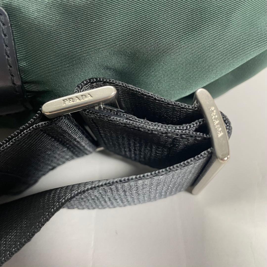 プラダ　三角ロゴ　ナイロン　レザー　メッセンジャーバッグ　ショルダー