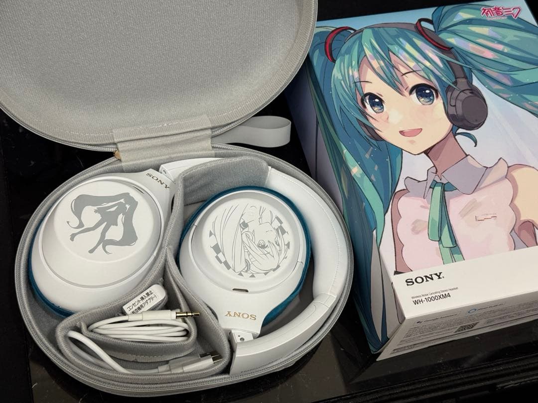 【ほぼ新品、美品】SONY WH-1000XM4 初音ミクモデル