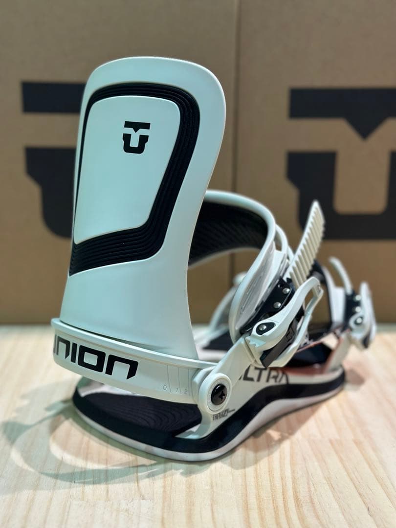 2023-24 UNION ULTRA WMN WHITE S 新品